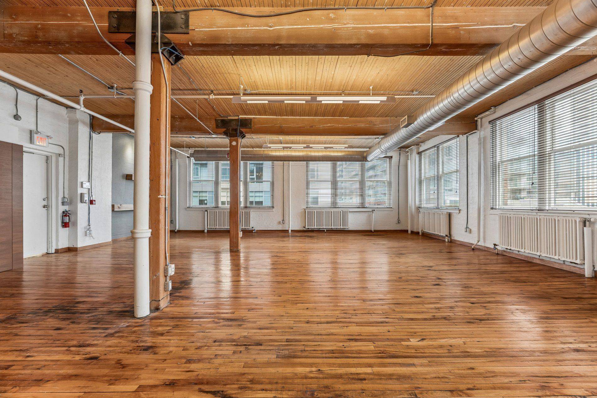 30 Duncan ST #601, Toronto C01, ON M5V 2C4