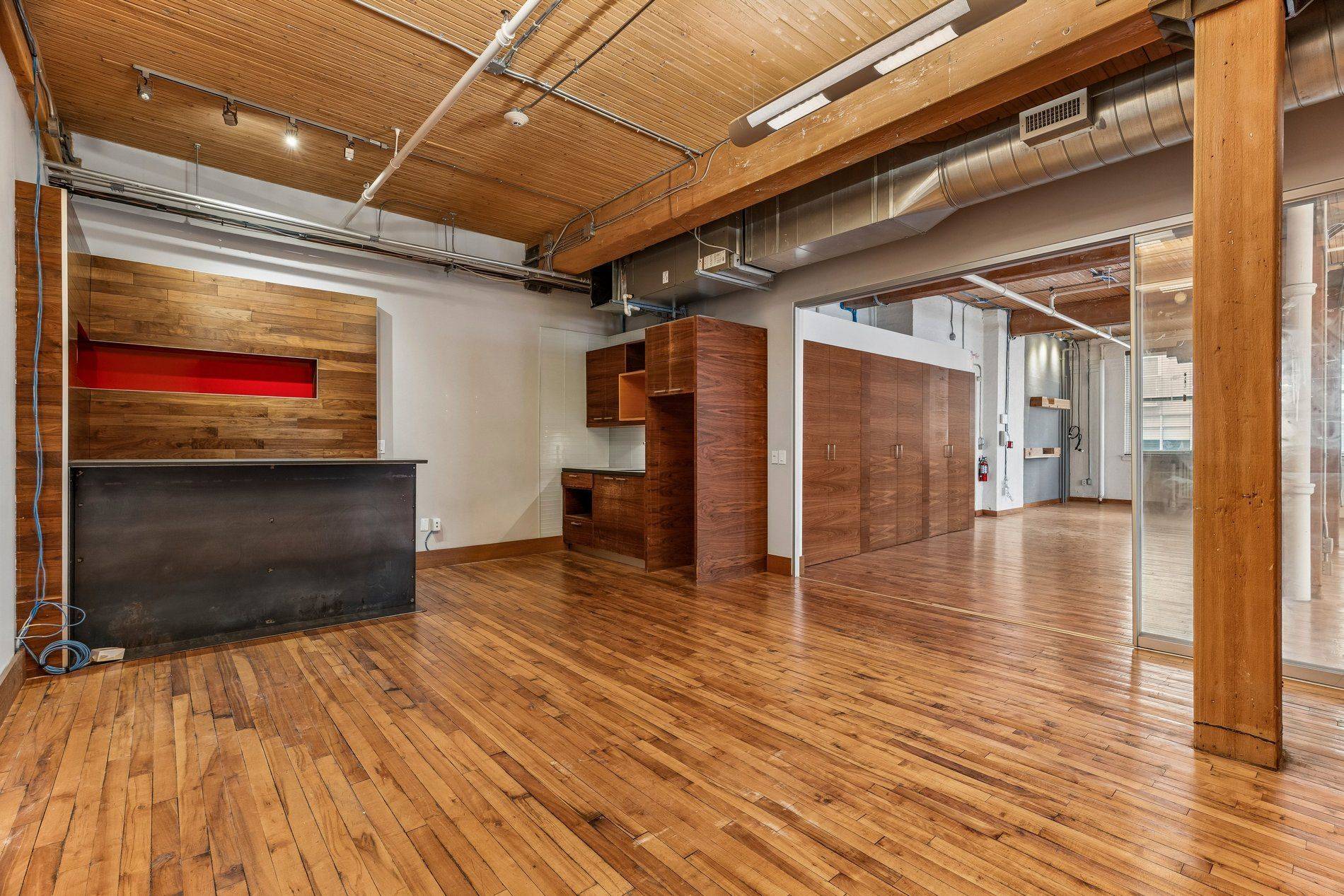 30 Duncan ST #601, Toronto C01, ON M5V 2C4