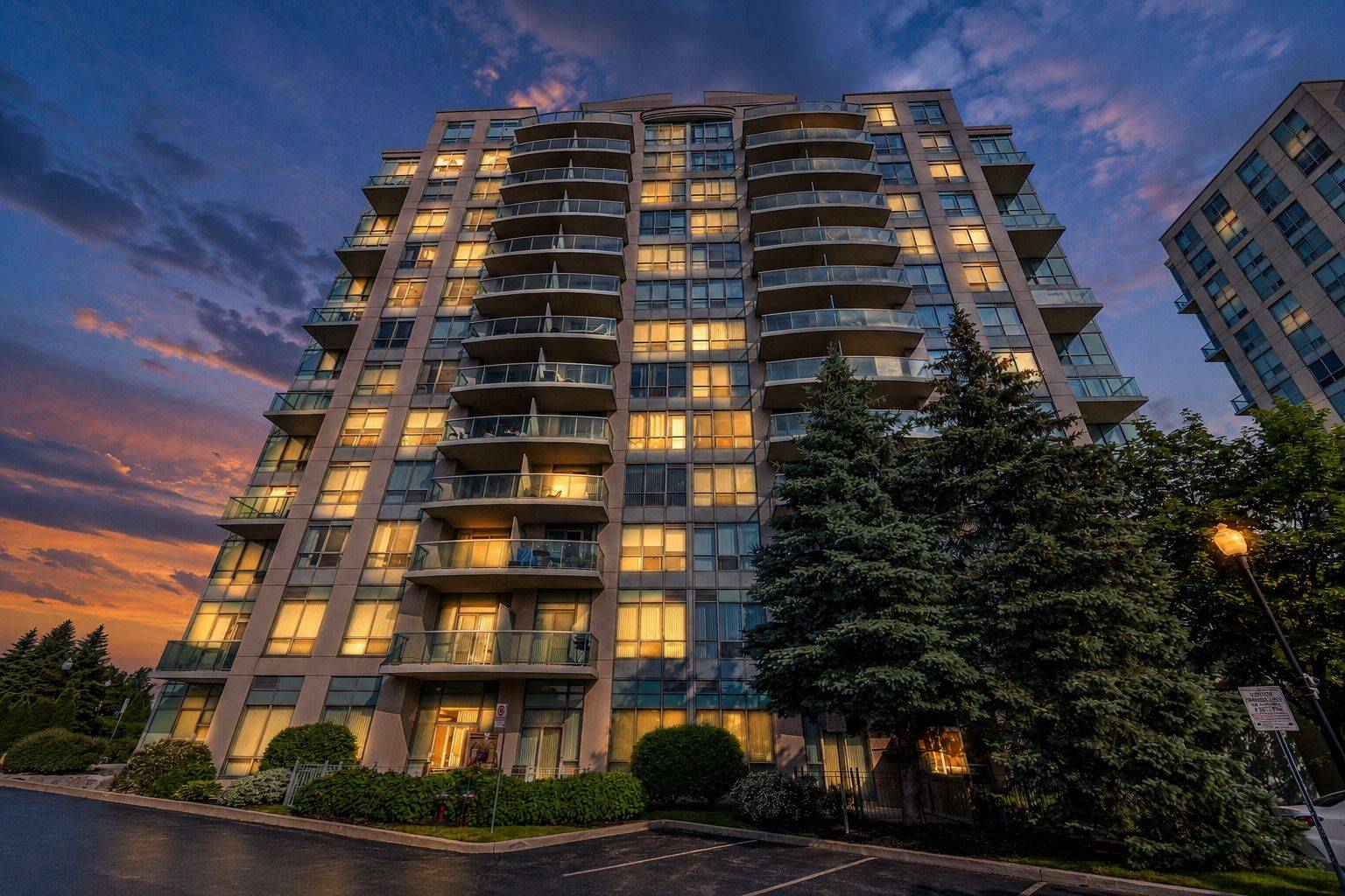 2585 Erin Centre BLVD #1102, Mississauga, ON L5M 6Z7