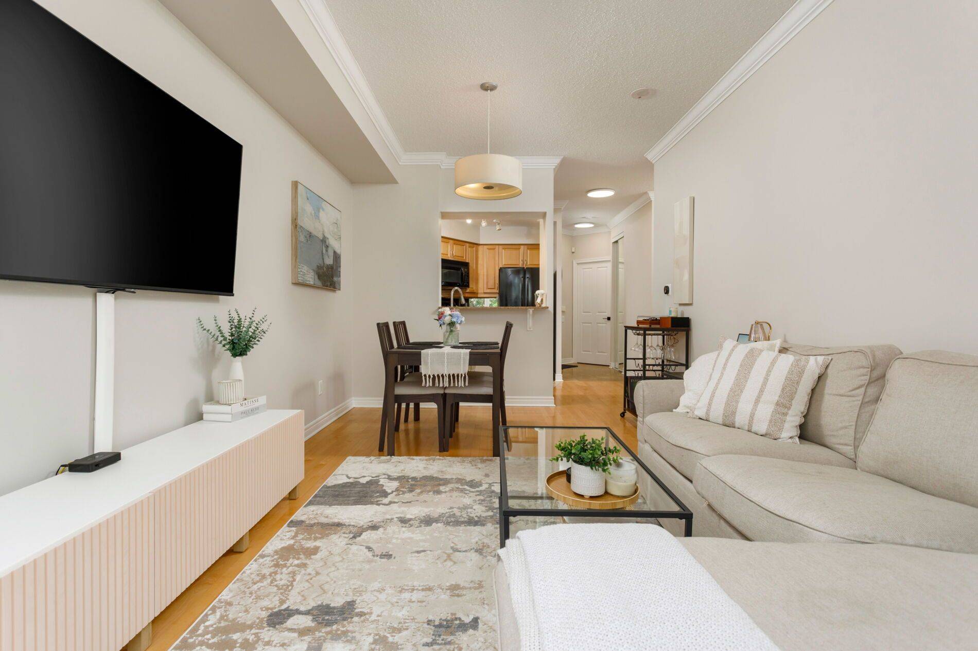 40 Old Mill RD #204, Oakville, ON L6J 7W2