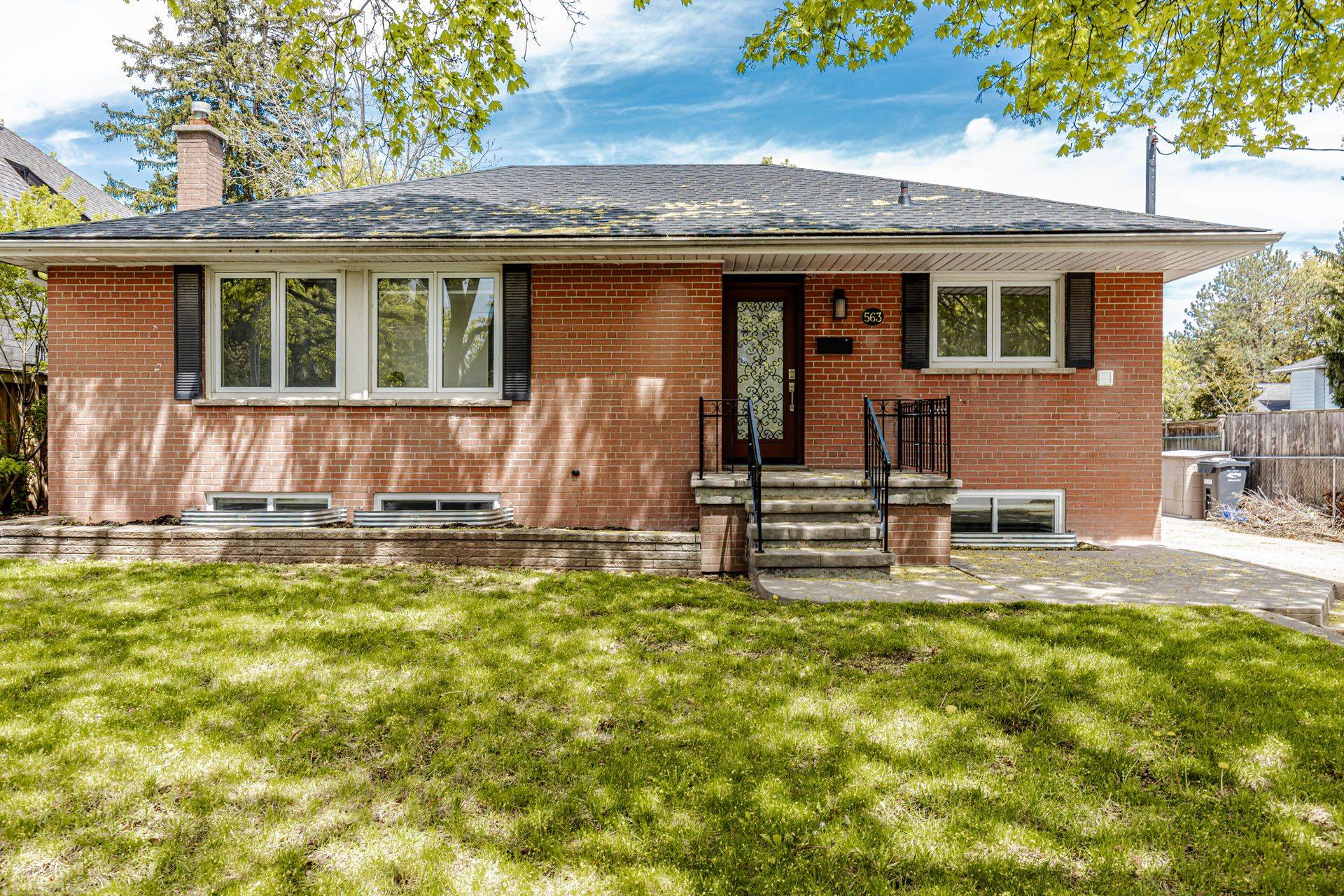 563 Taplow CRES, Oakville, ON L6L 4V9