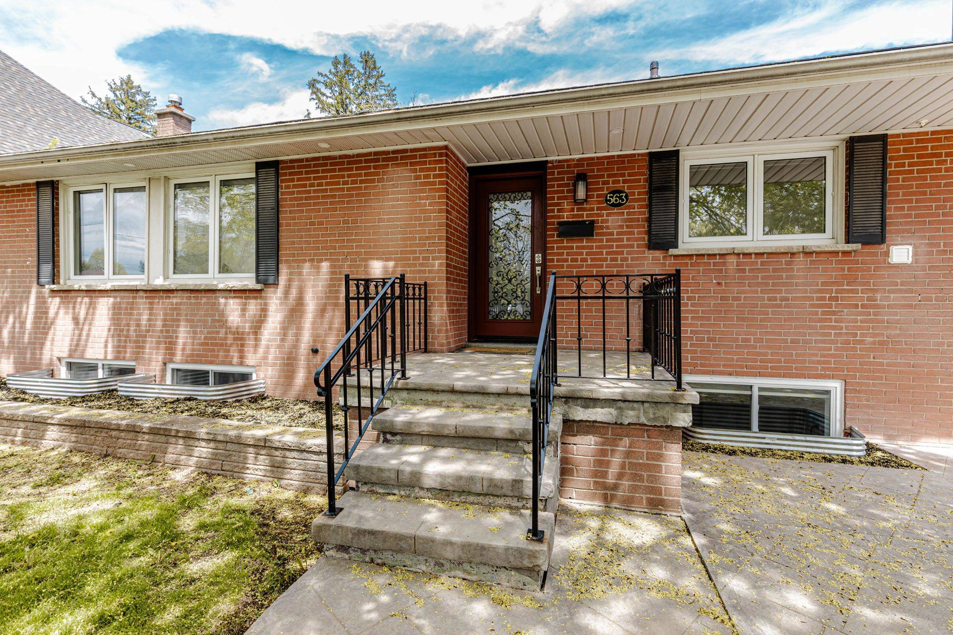 563 Taplow CRES, Oakville, ON L6L 4V9