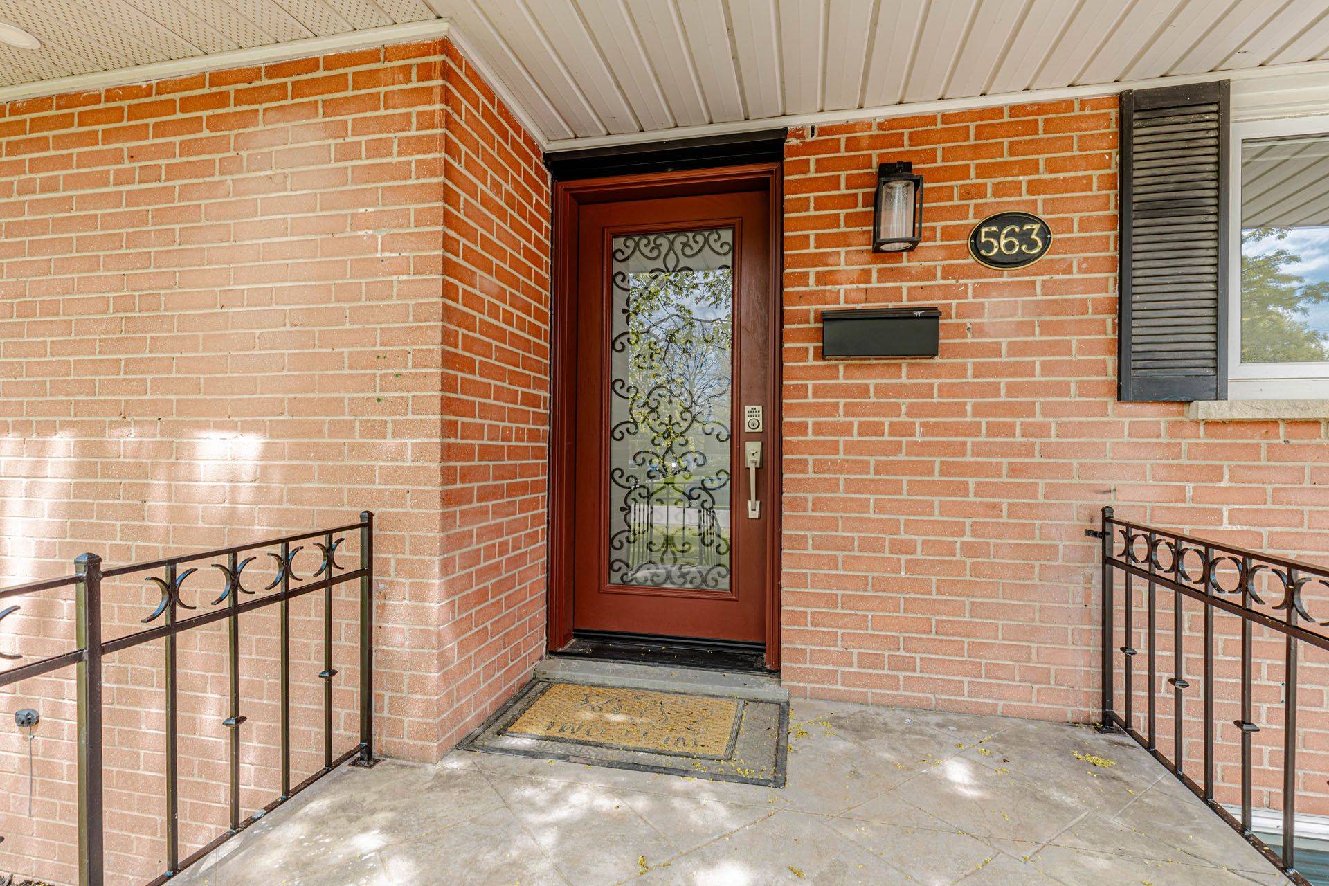 563 Taplow CRES, Oakville, ON L6L 4V9