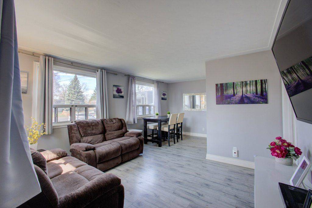 114 Ringwood RD, Oakville, ON L6H 1K2