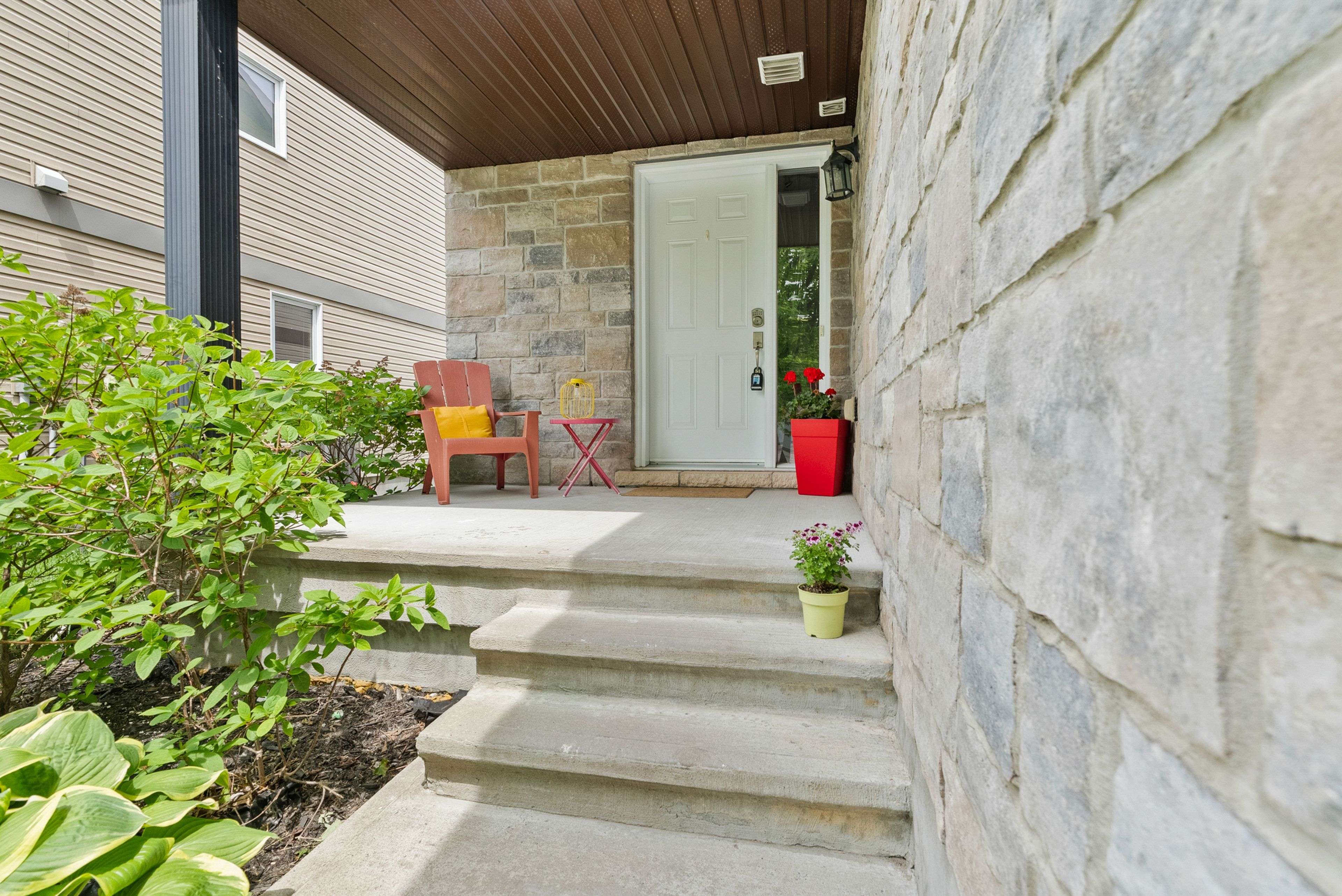 84 NATHALIE ST, Clarence-rockland, ON K4K 0J3