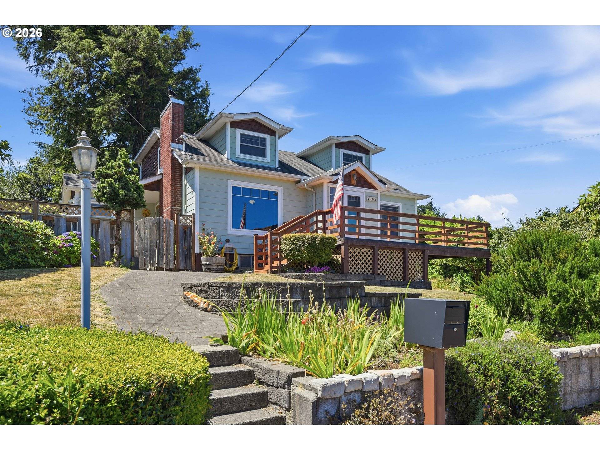 1954 MADRONA ST, North Bend, OR 97459