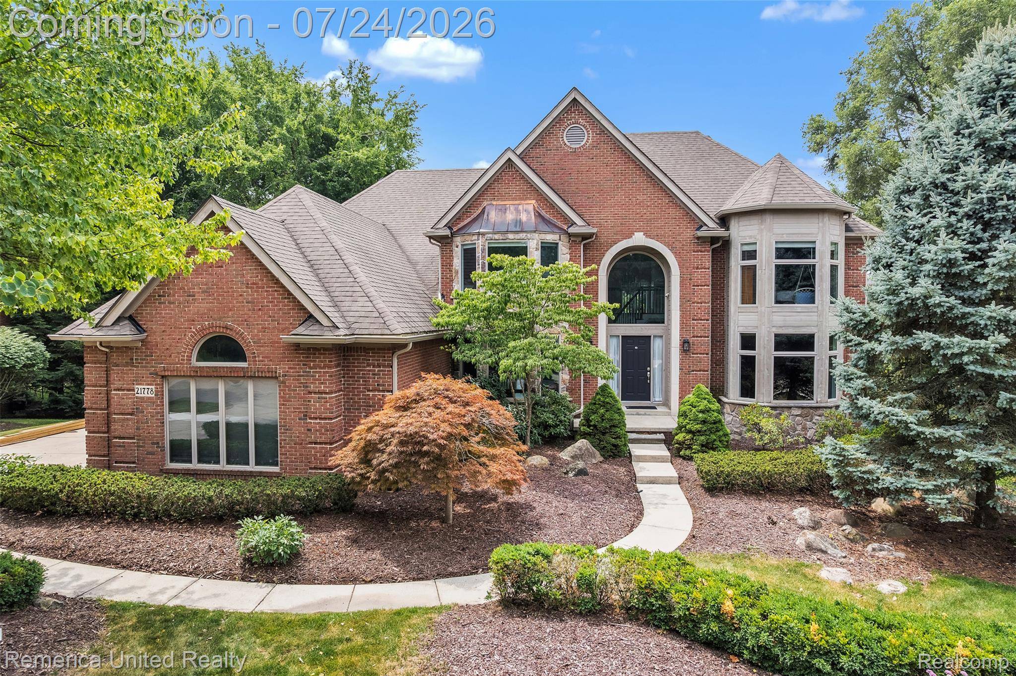 21778 Picadilly CIR, Novi, MI 48375