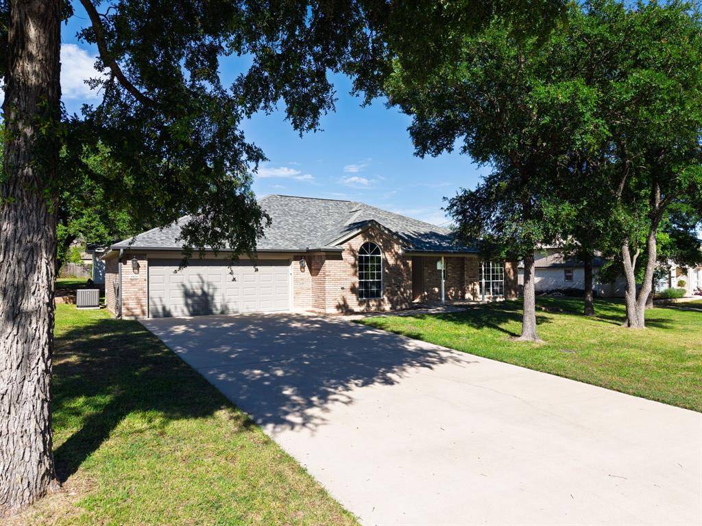 1909 Diamond Ridge Drive, Lampasas, TX 76550