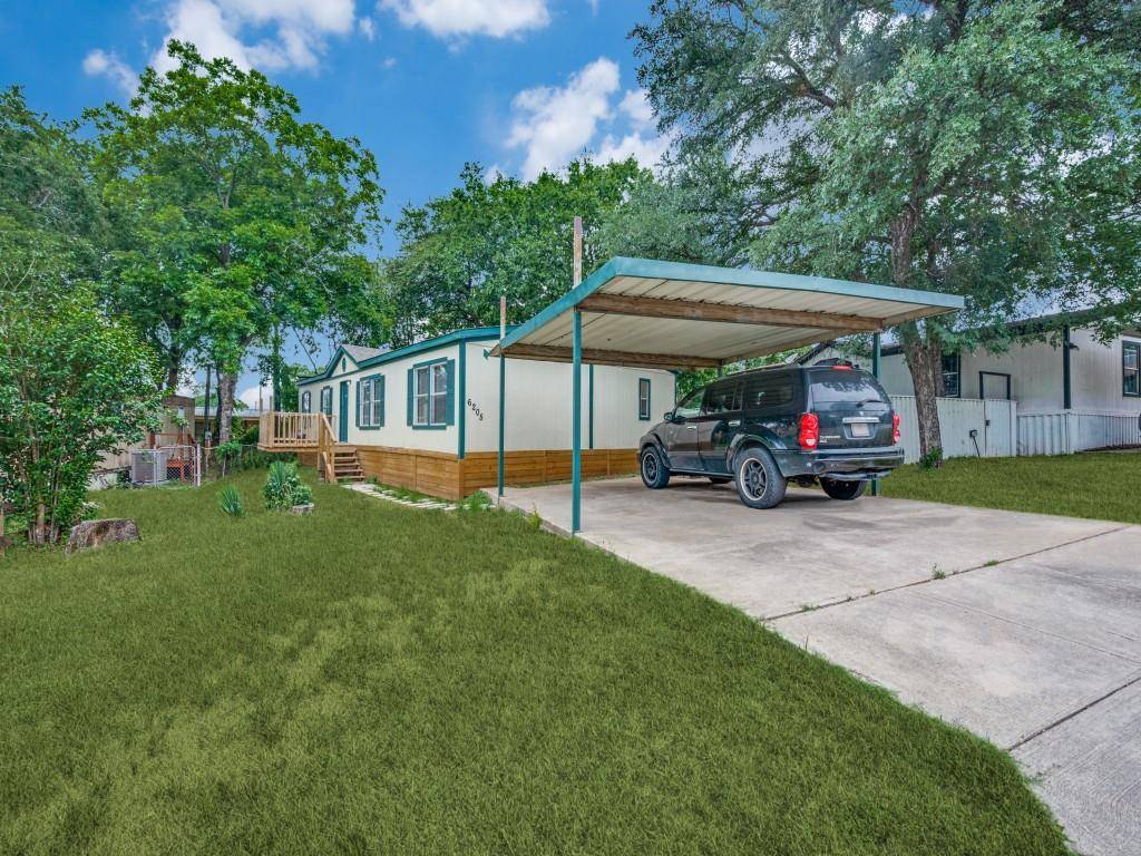 6205 N Highland Circle, Haltom City, TX 76117