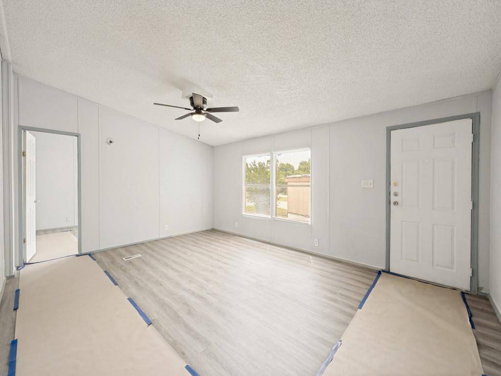 6205 N Highland Circle, Haltom City, TX 76117