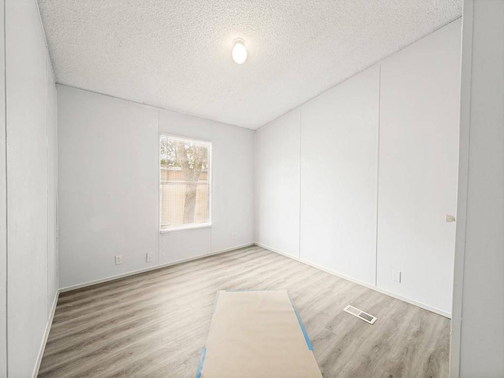 6205 N Highland Circle, Haltom City, TX 76117