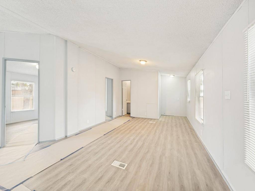 6205 N Highland Circle, Haltom City, TX 76117