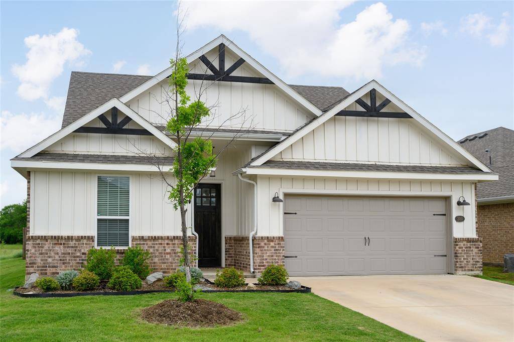 300 Bronco Drive, Pilot Point, TX 76258