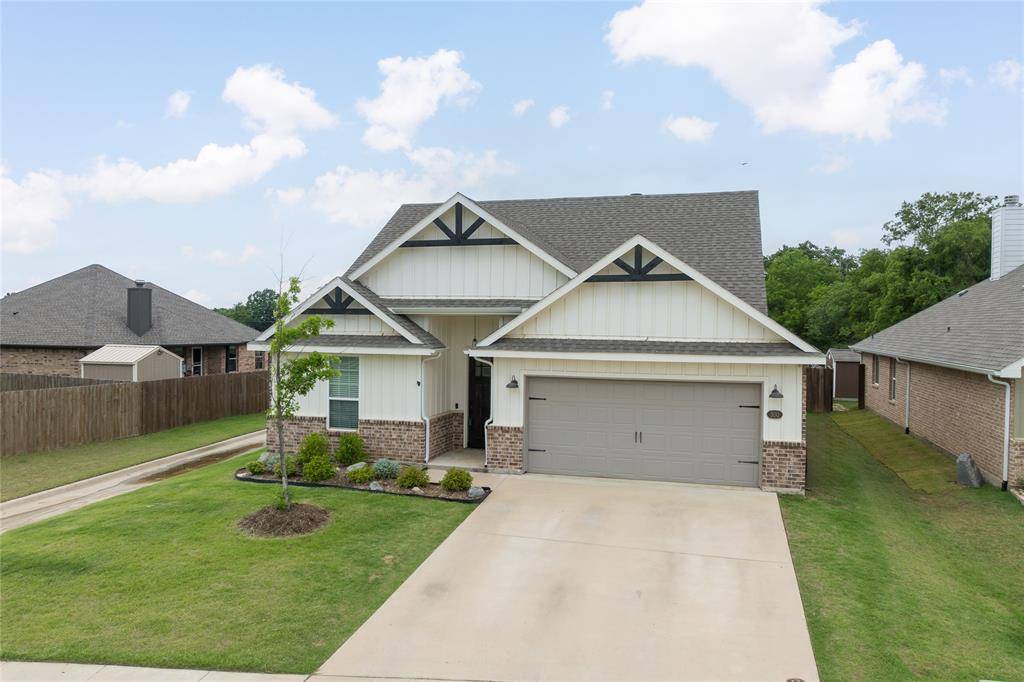300 Bronco Drive, Pilot Point, TX 76258