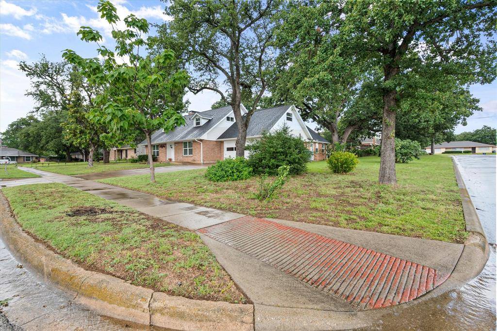 1600 Miller Court, Pantego, TX 76013
