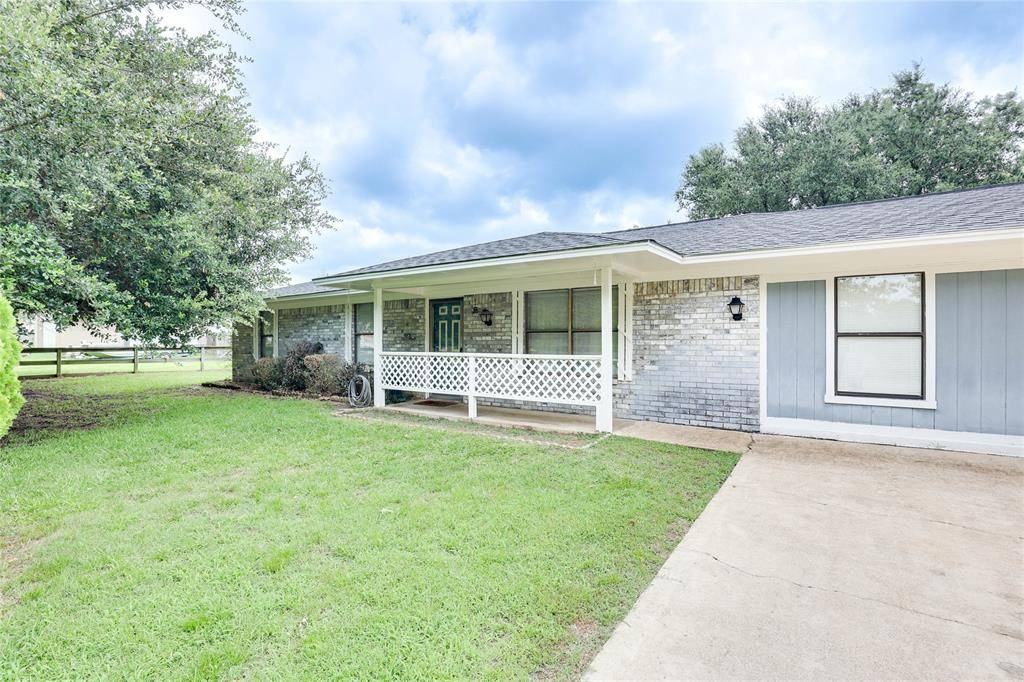 109 County Road 1224, Mount Pleasant, TX 75455
