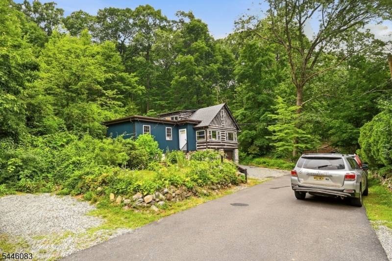 83 Terra Cotta Rd, West Milford Twp., NJ 07421