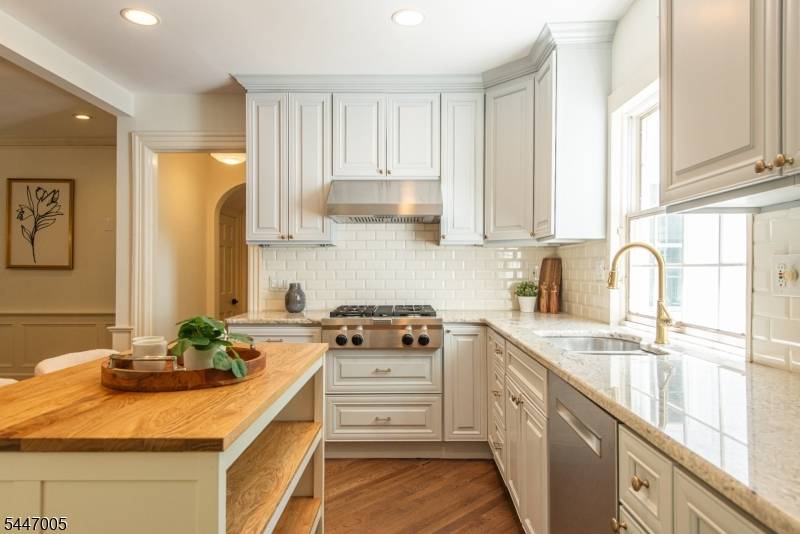 25 West Rd, Millburn Twp., NJ 07078