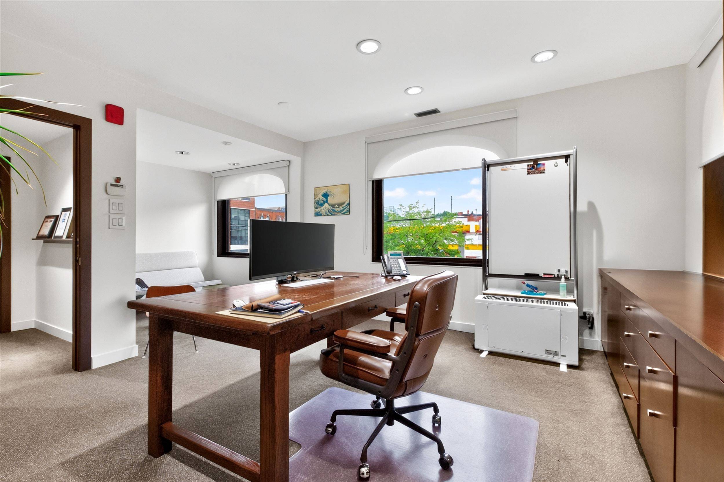 3 Rowanwood AVE E, Toronto C09, ON M4W 1Y5