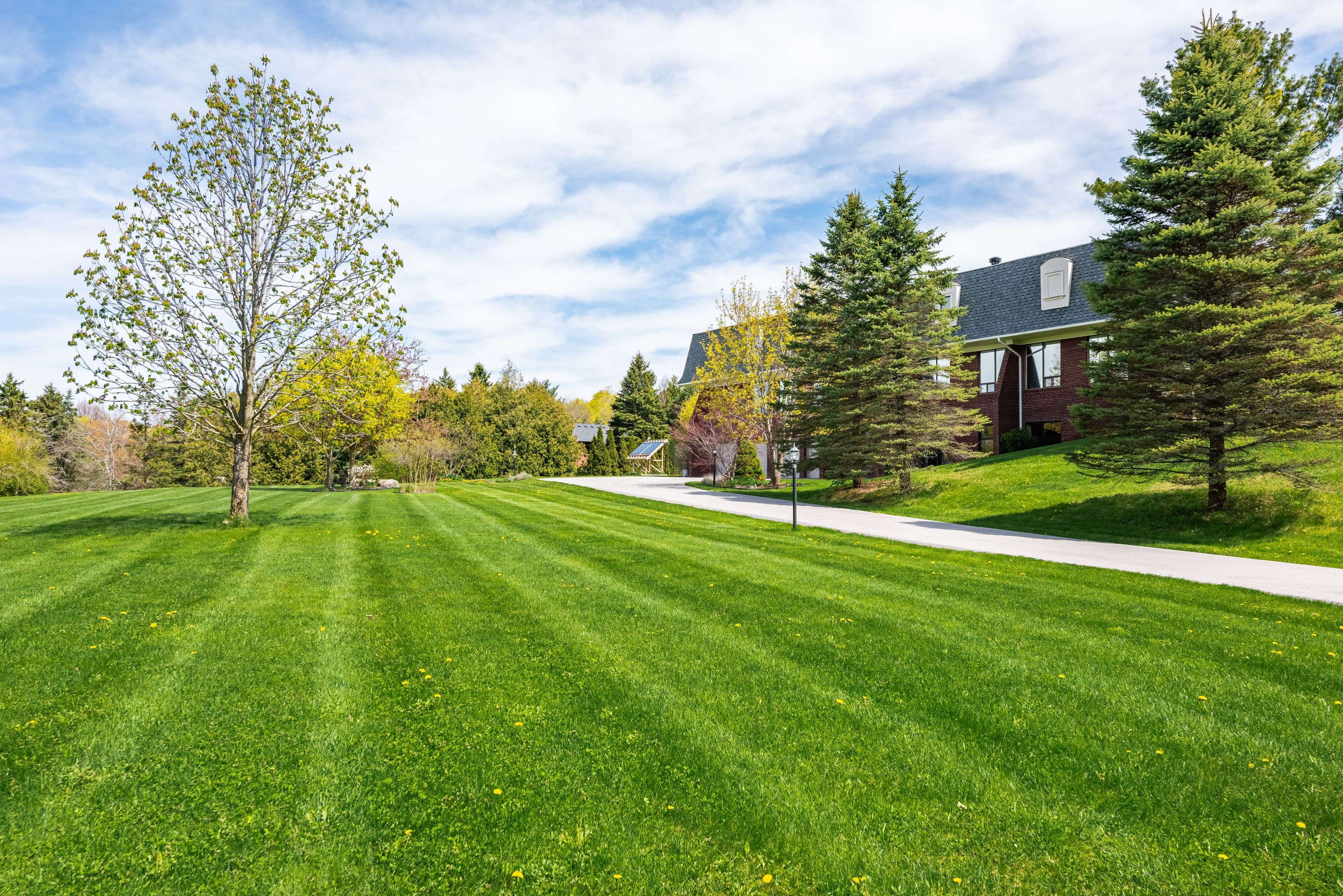 48 Scott CRES, King, ON L7B 1E4