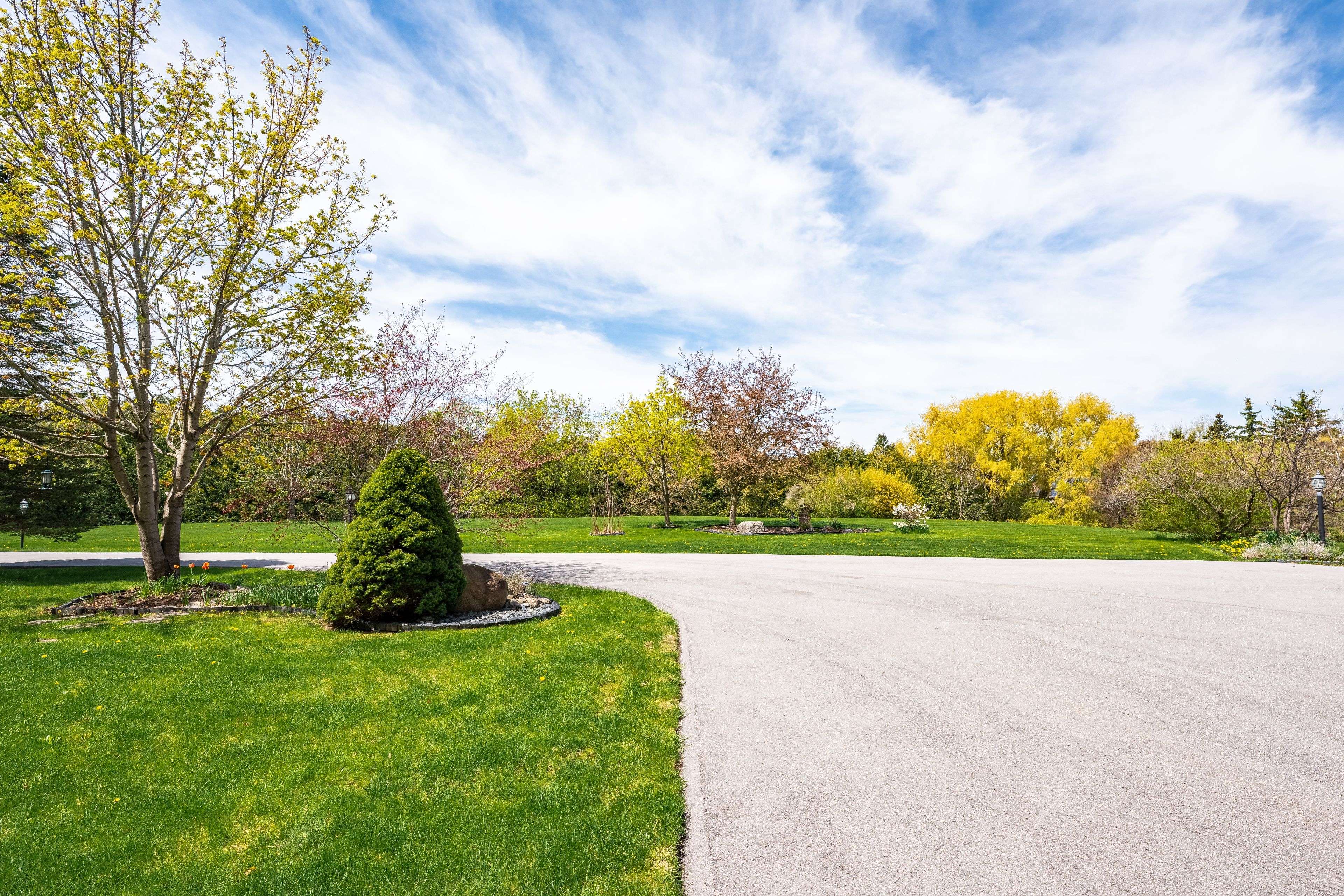 48 Scott CRES, King, ON L7B 1E4