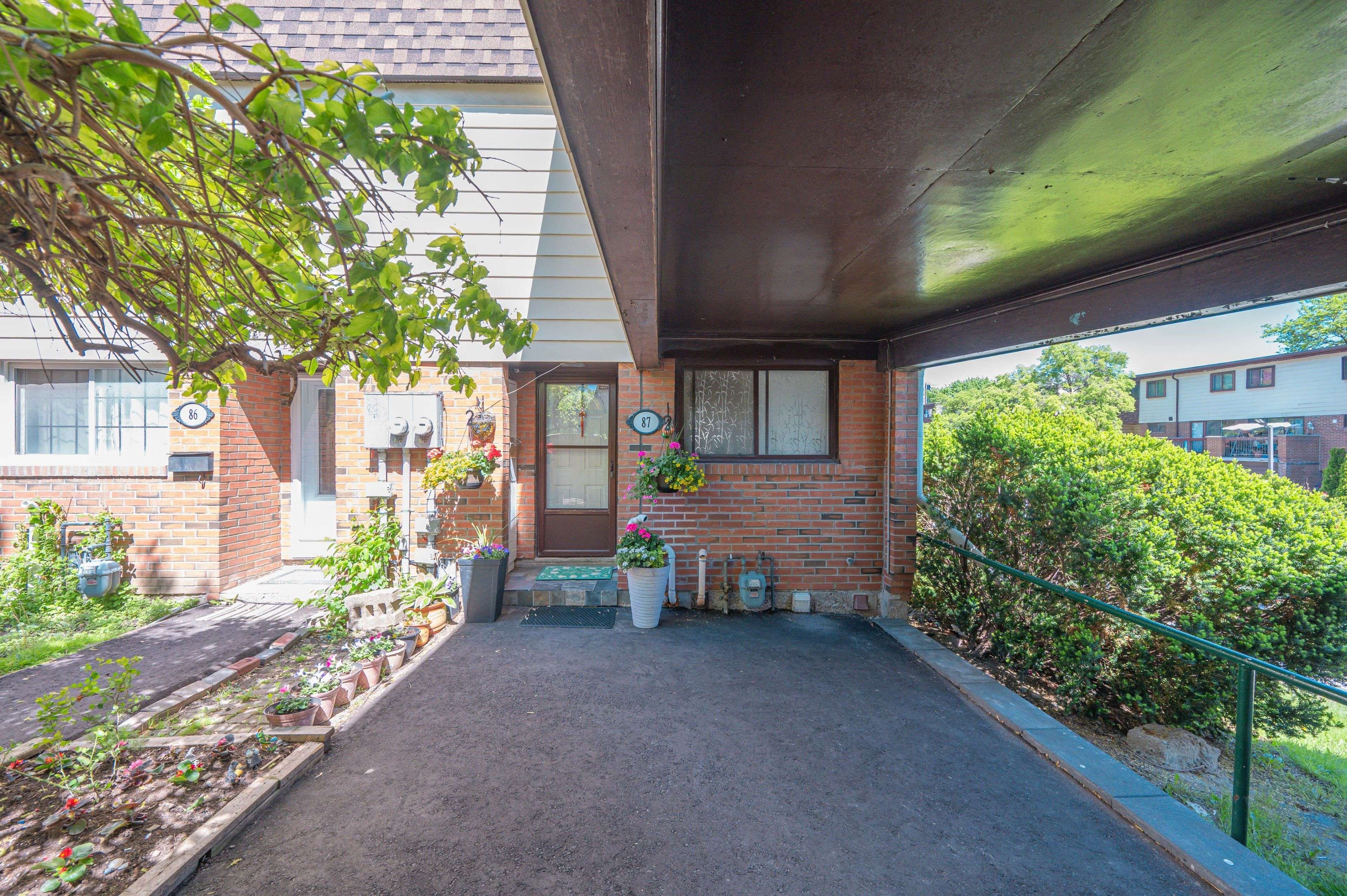180 Mississauga Valley BLVD #87, Mississauga, ON L5A 3M2