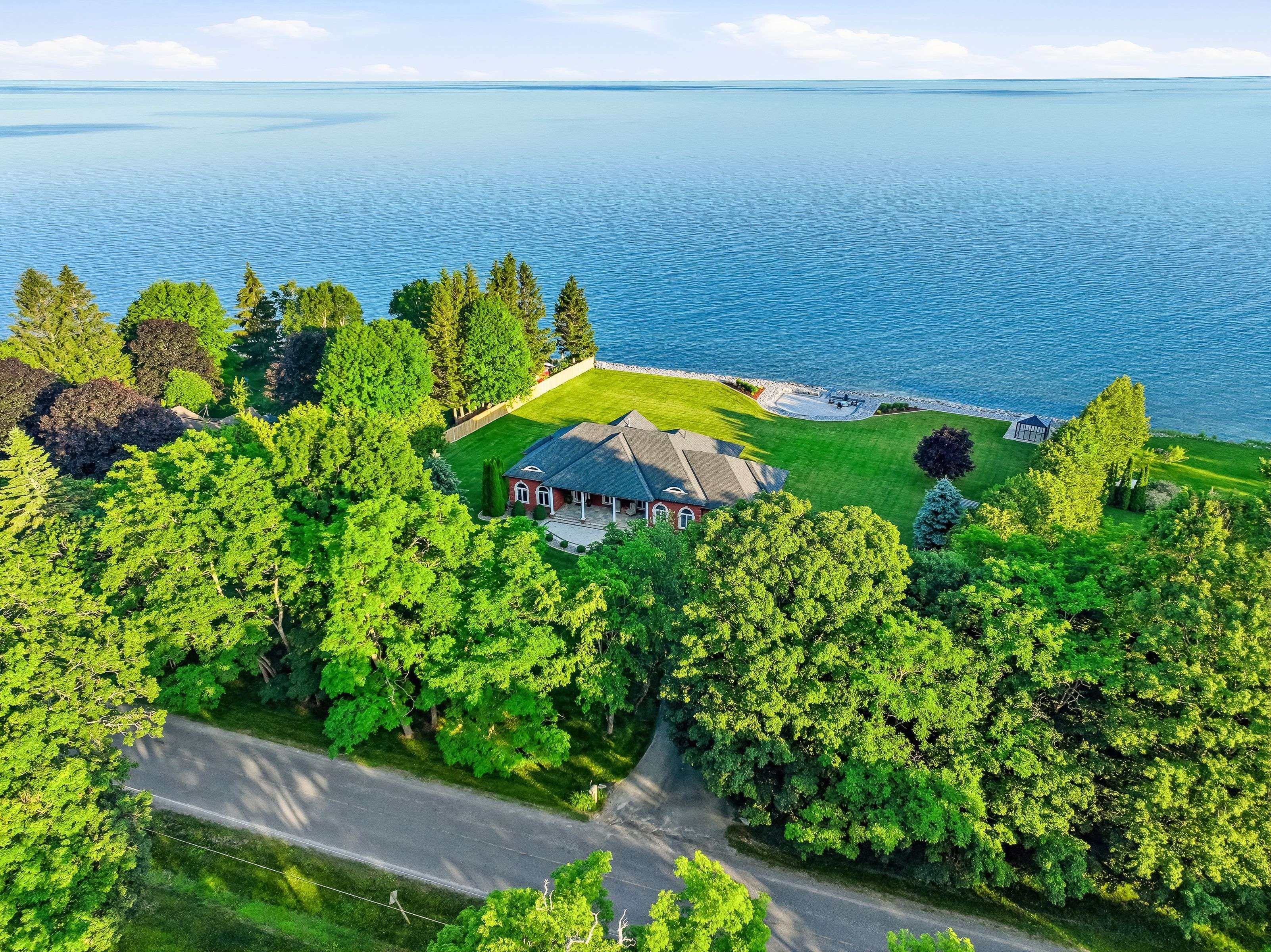353 Lakeshore RD, Alnwick/haldimand, ON K9A 4J8