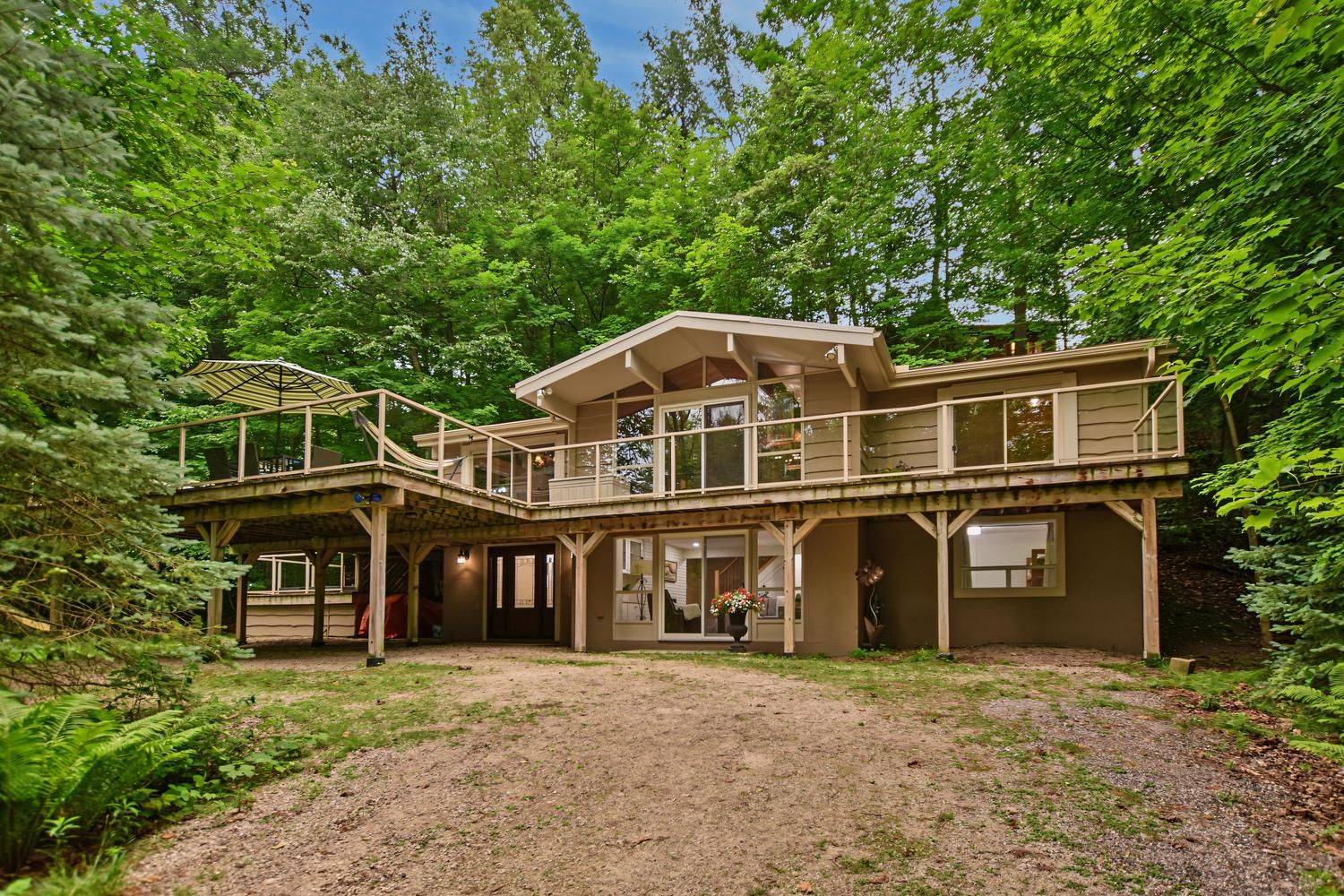 143 ST MORITZ CRES, Blue Mountains, ON L9Y 0S6