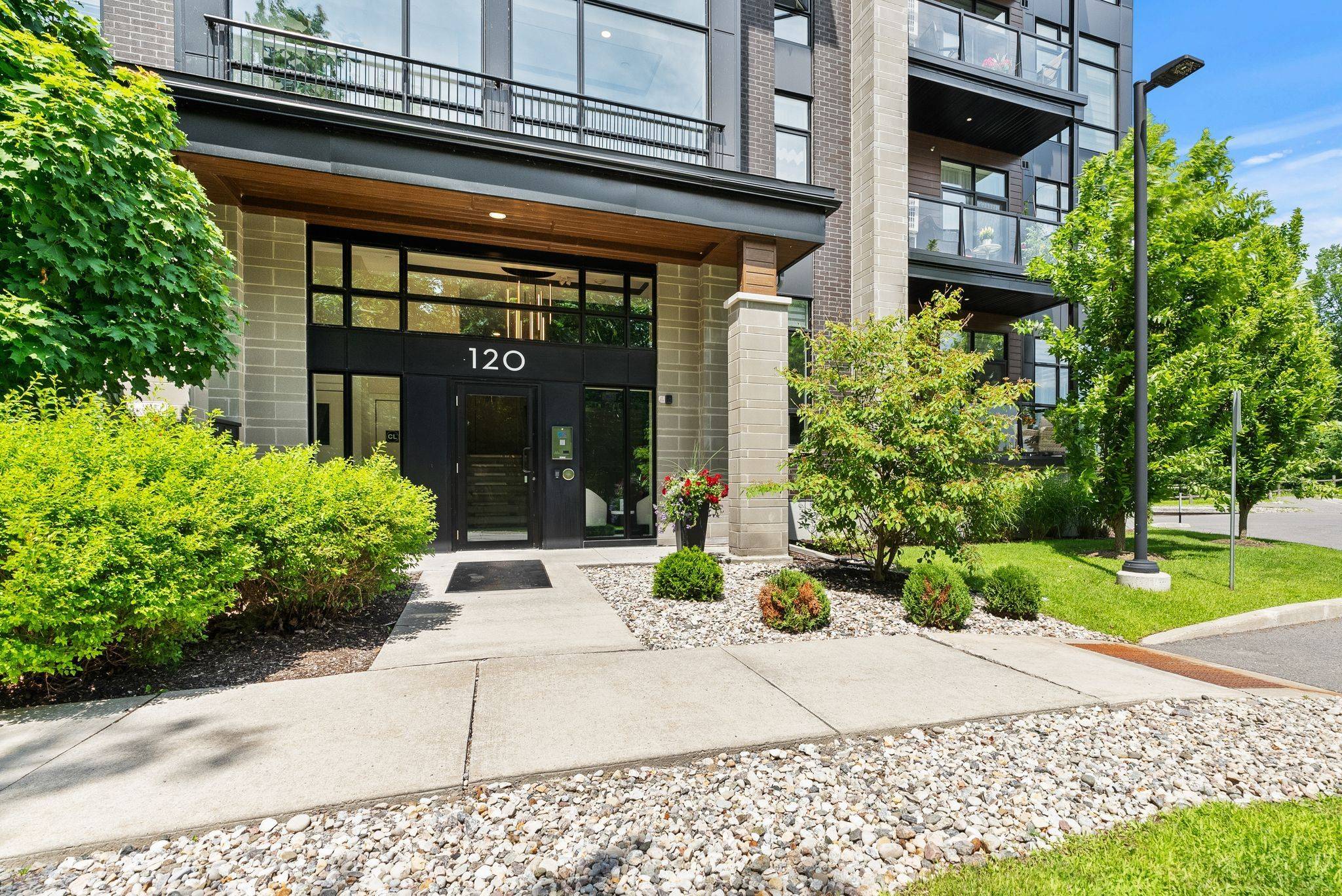 120 Cortile Private #101, Blossom Park - Airport And Area, ON K1V 2S8