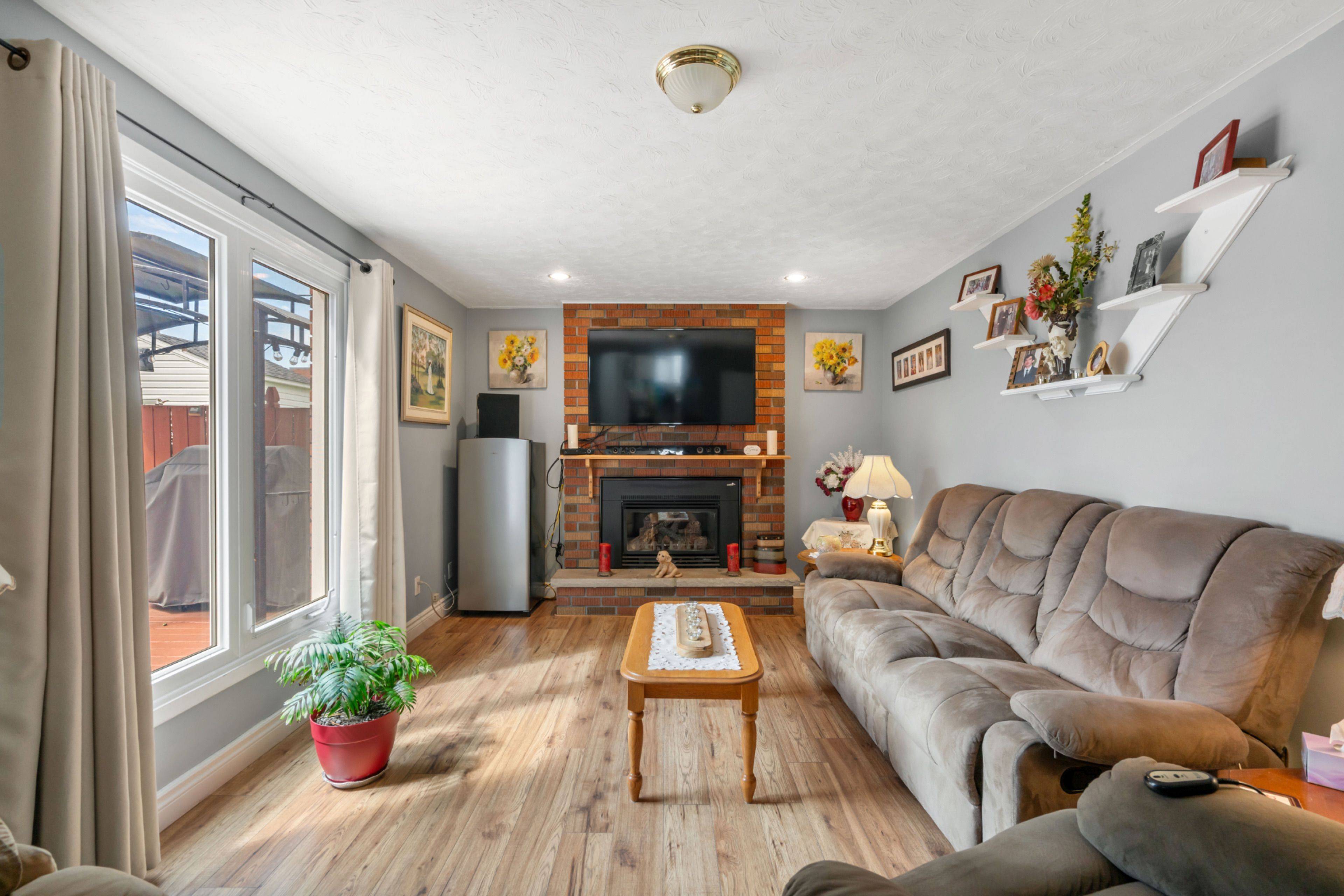 1495 Second ST E, Cornwall, ON K6H 2C2