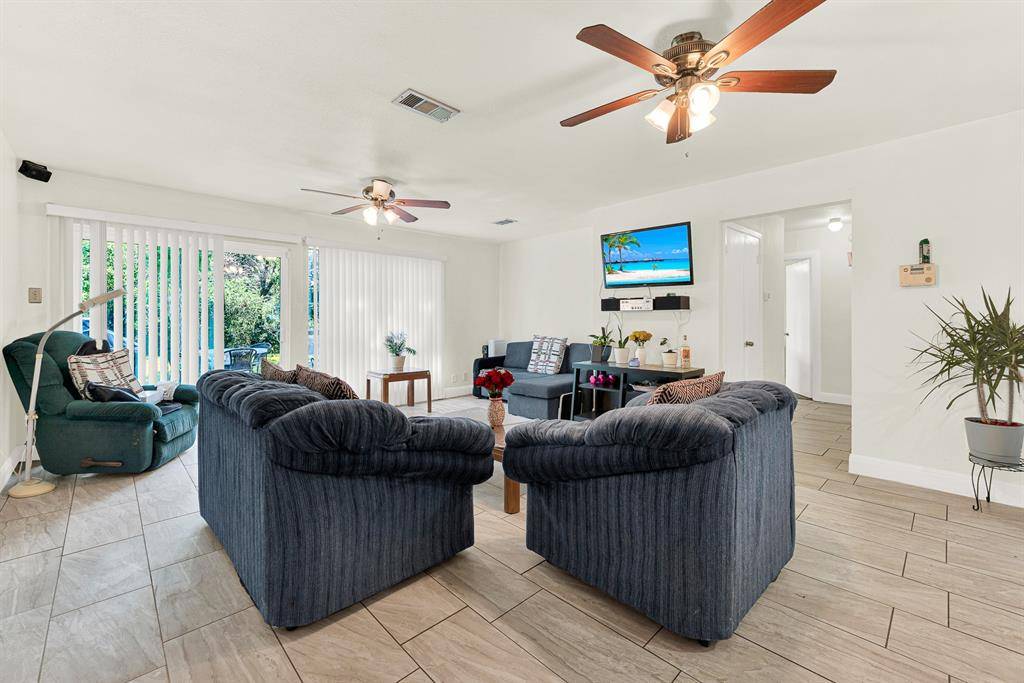 2322 Halifax Drive, Carrollton, TX 75006