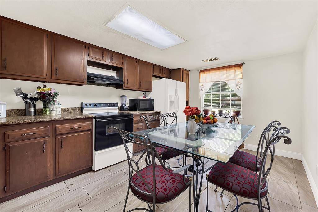 2322 Halifax Drive, Carrollton, TX 75006