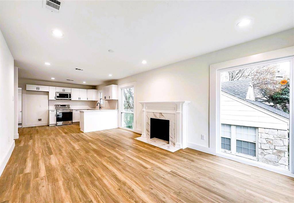 1411 Arborvitae Avenue, Dallas, TX 75224