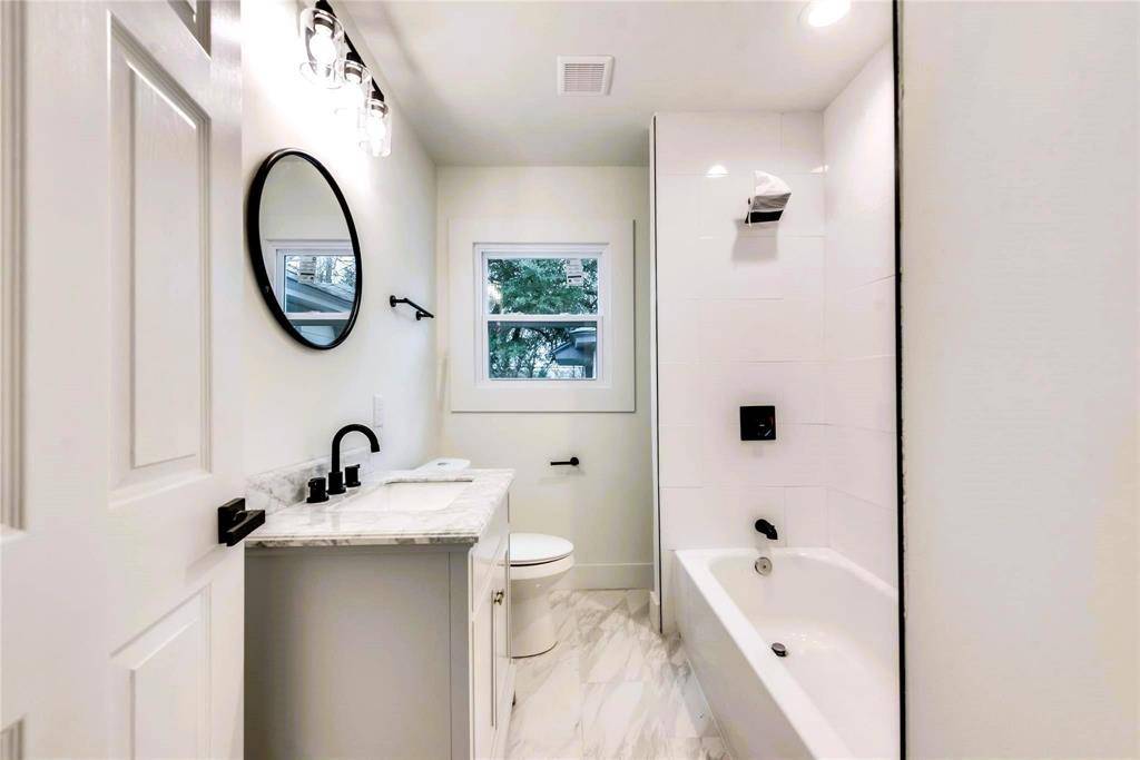1411 Arborvitae Avenue, Dallas, TX 75224