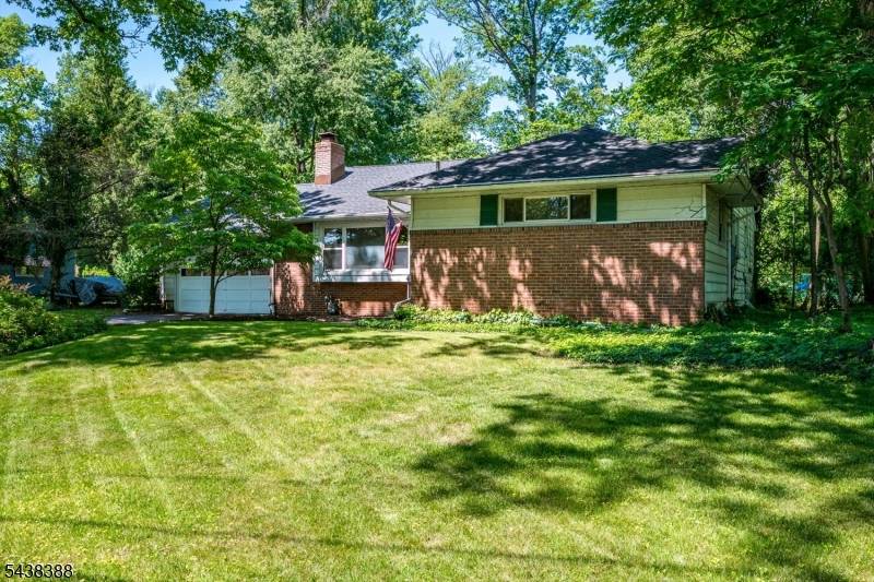9 Clive Hills Rd, Edison Twp., NJ 08820
