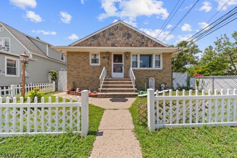 77 Herman St, Garfield City, NJ 07026