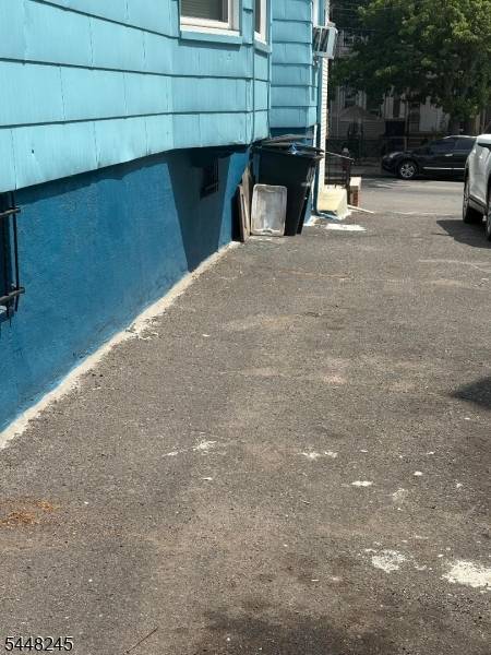 21 Danforth Ave, Jersey City, NJ 07305