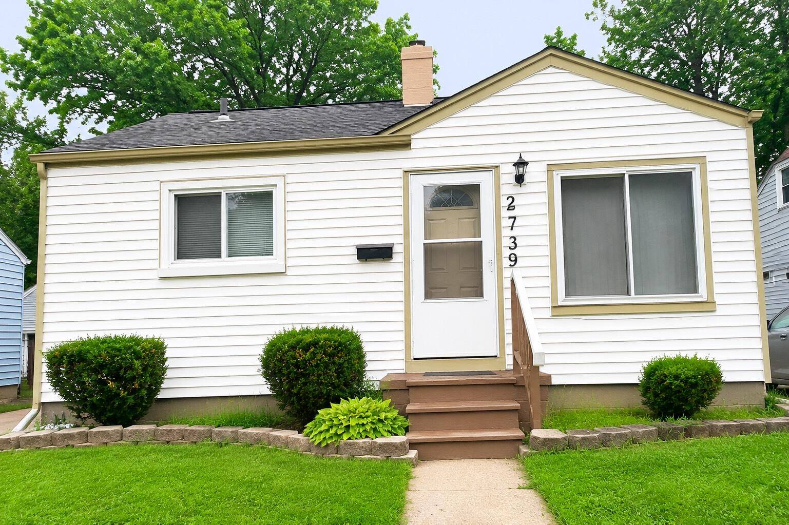 27392 Osmun ST, Madison Heights, MI 48071