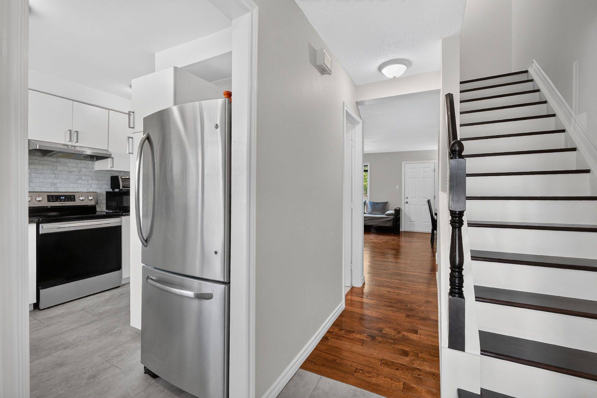 4356 Stella CRES, Cyrville - Carson Grove - Pineview, ON K1J 8T7