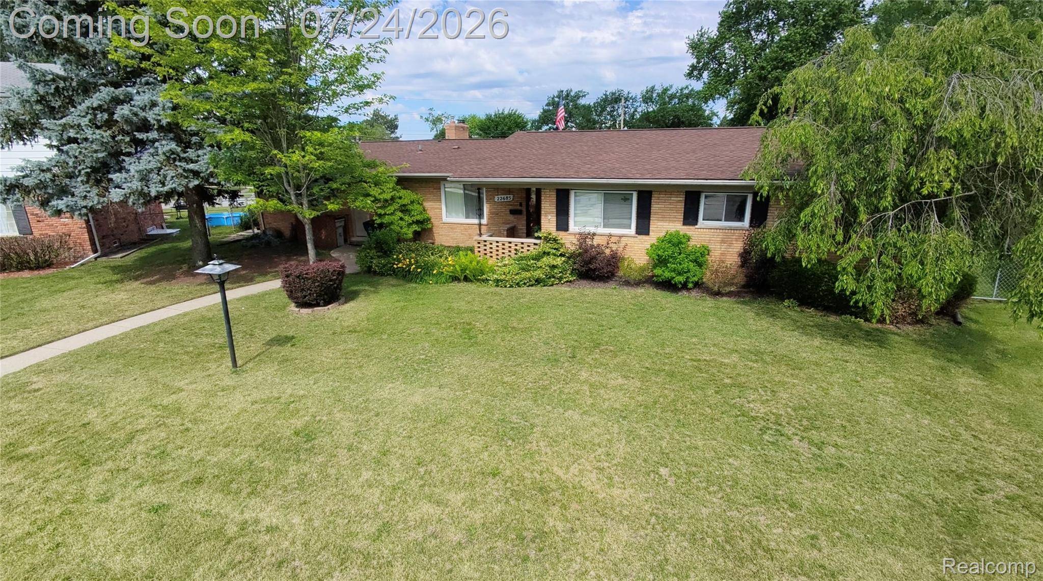 22685 Maple CT, Hazel Park, MI 48030