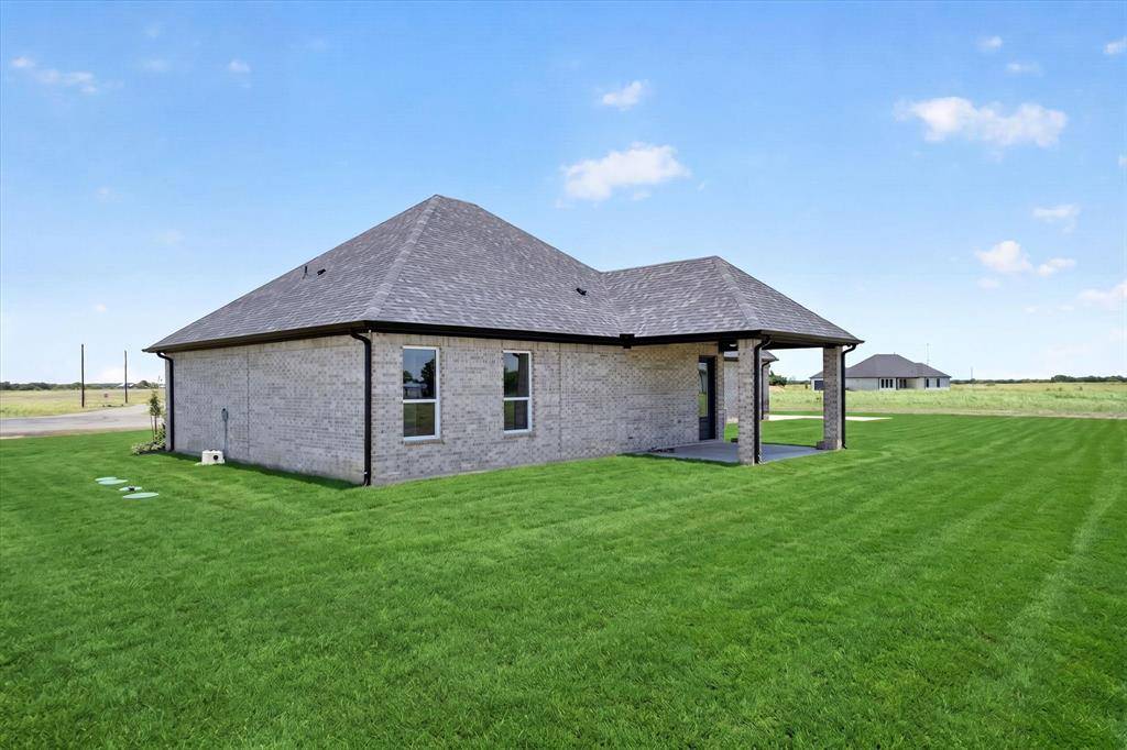 215 Regina Street, Celeste, TX 75452