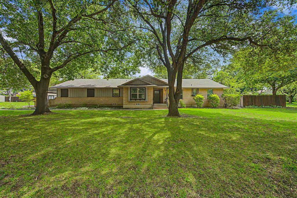 106 Pecan Creek Street, Red Oak, TX 75154