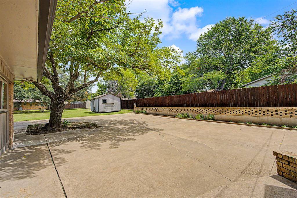 106 Pecan Creek Street, Red Oak, TX 75154