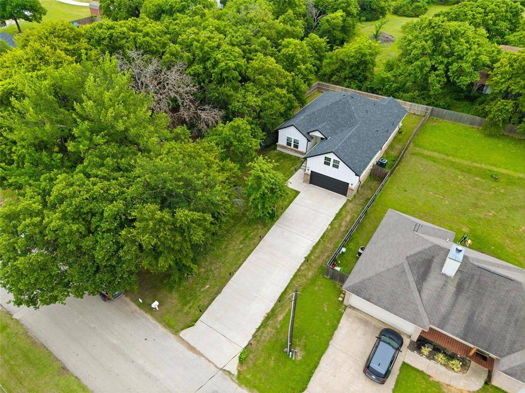 203 Pioneer Drive, Keene, TX 76059