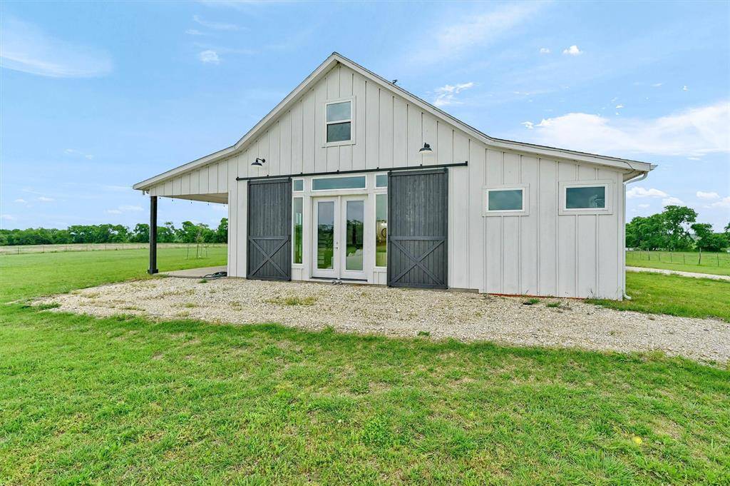 5235 Fm 1752 S, Whitewright, TX 75491