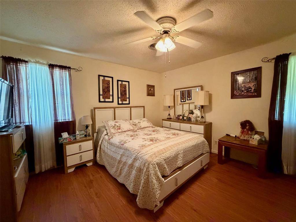 802 W 4th Street, Clarksville, TX 75426