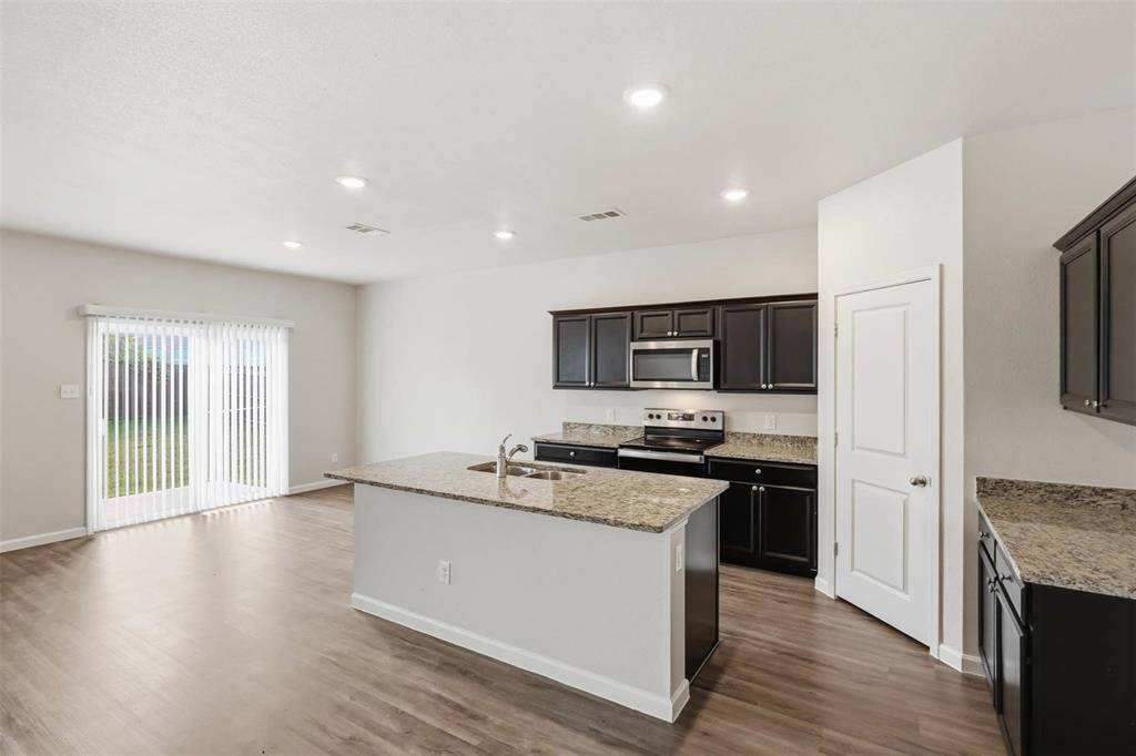 453 Canoe Way, Crowley, TX 76036