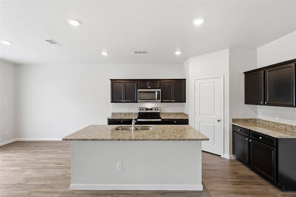 453 Canoe Way, Crowley, TX 76036
