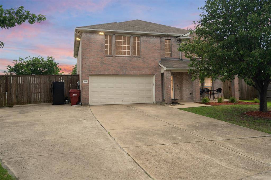 921 Zoe Street, Royse City, TX 75189