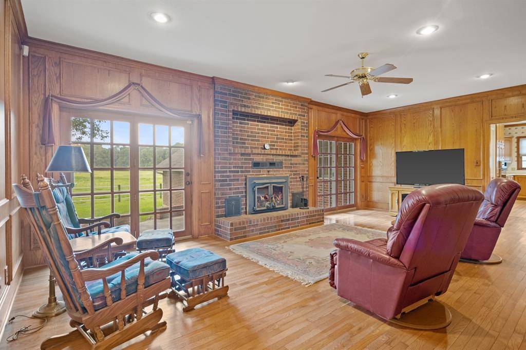2199 County Rd 3150, Cookville, TX 75558